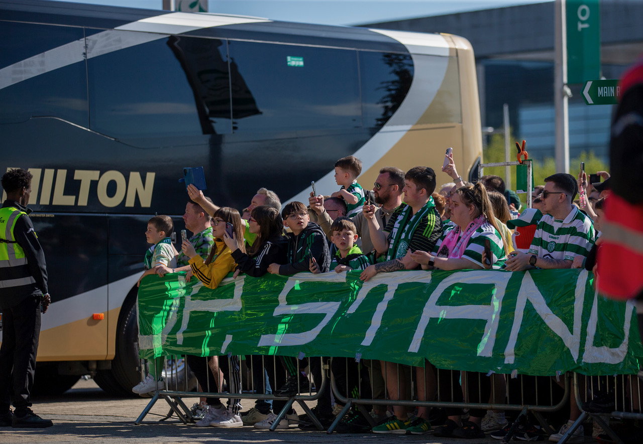  Spirit of ’86 – Celtic team’s welcome to Paradise.