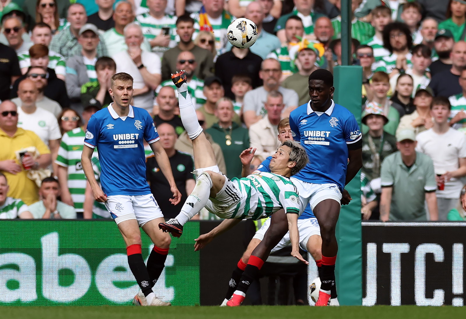 Daizen Maeda of Celtic scores