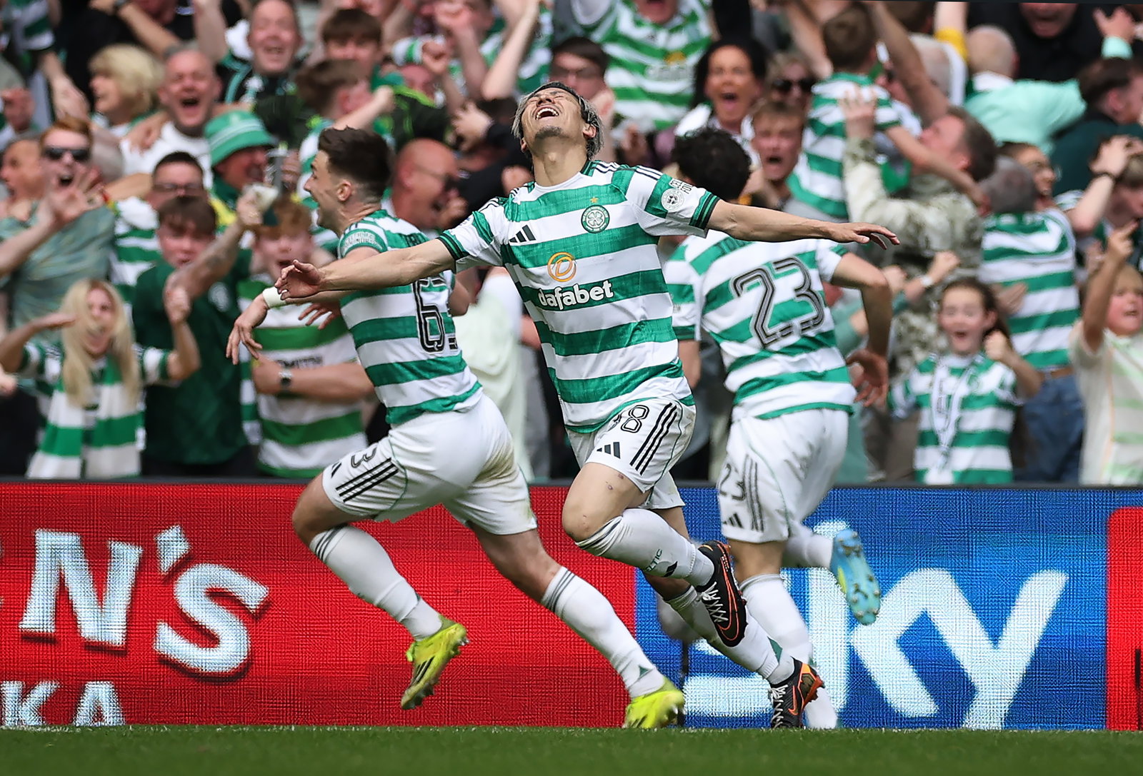Daizen Maeda of Celtic celebrates after