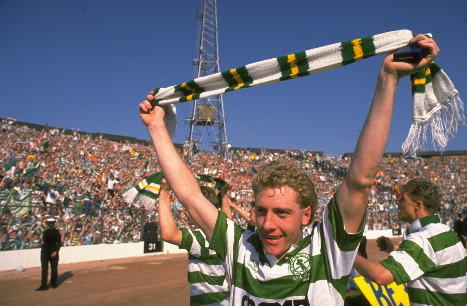 rank McAvennie of Celtic celebrates