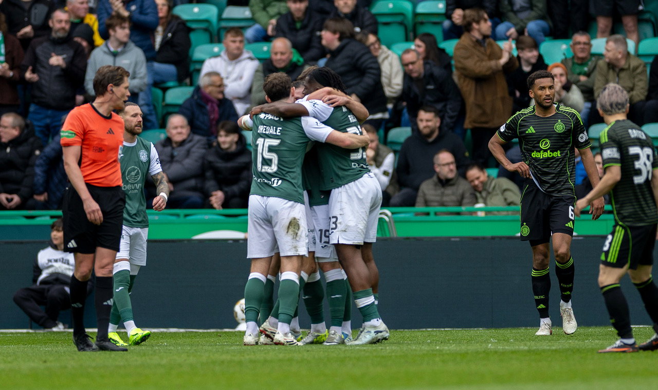 David Dickinson looks on as Hibs celebrate 